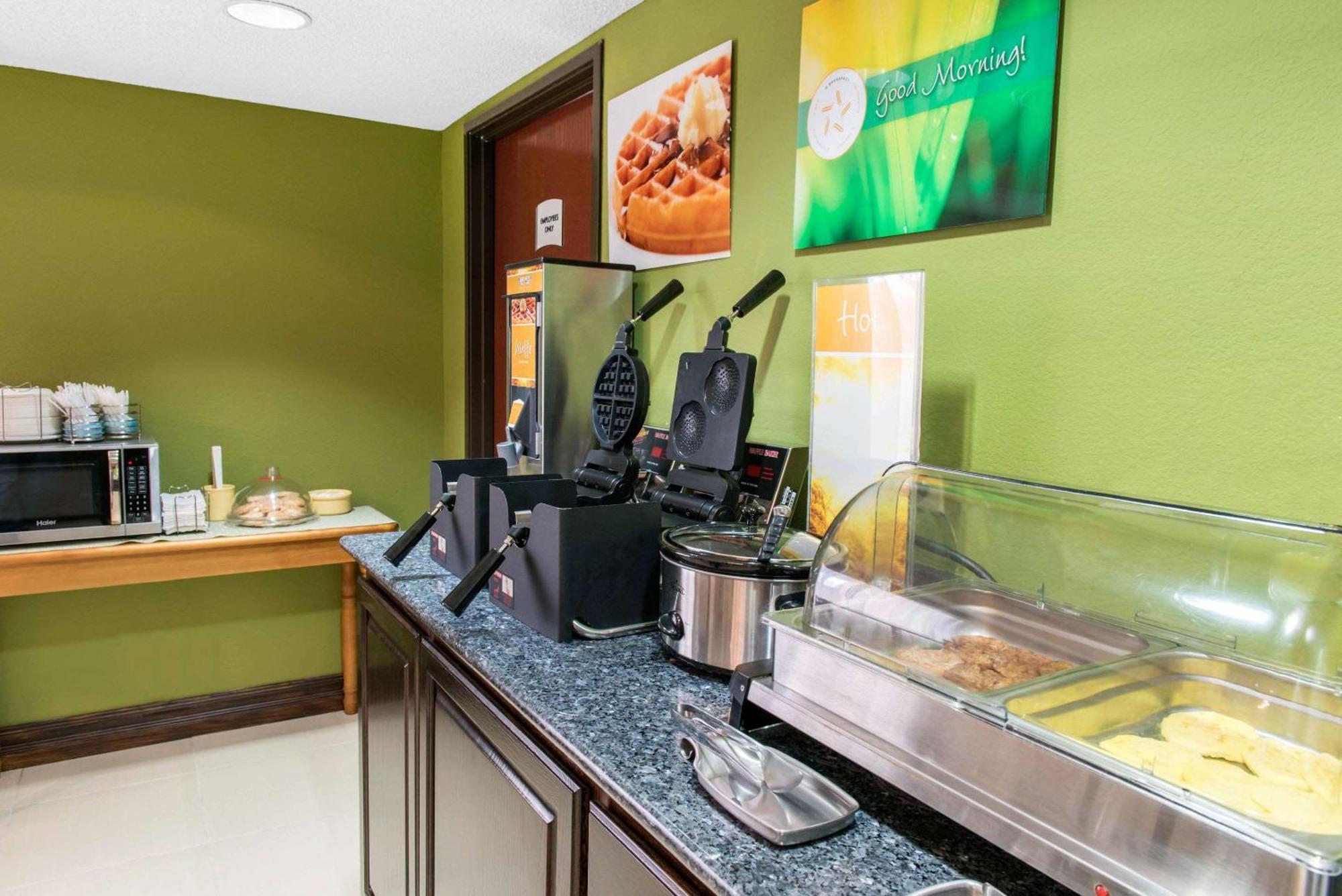 Quality Inn & Suites Anderson I-69 Dış mekan fotoğraf