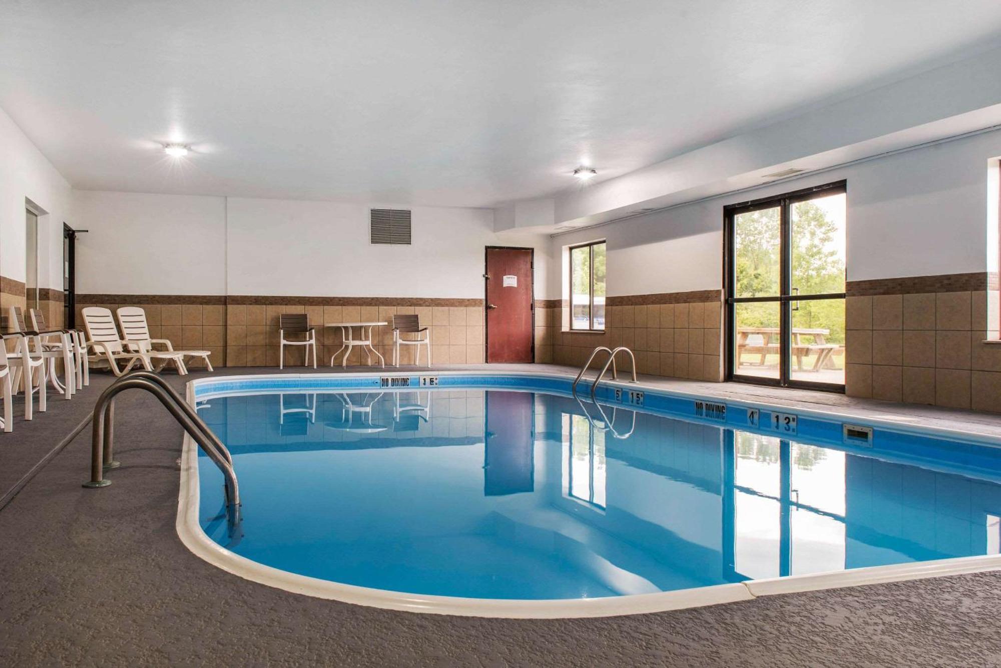 Quality Inn & Suites Anderson I-69 Dış mekan fotoğraf