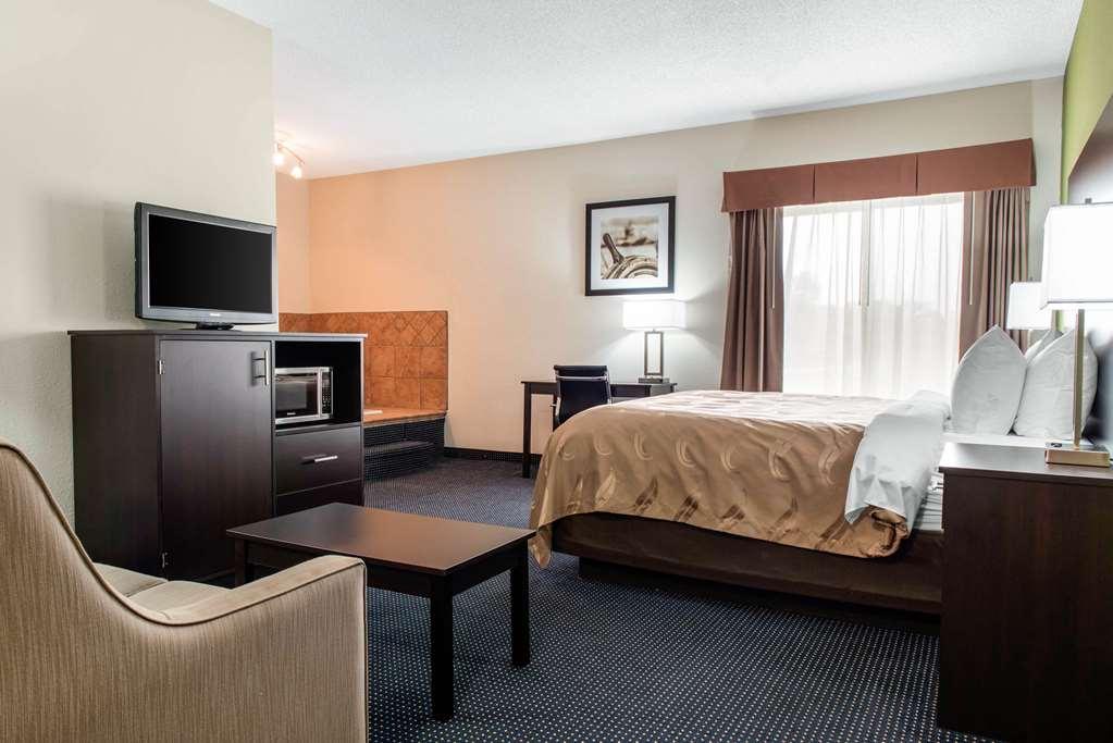 Quality Inn & Suites Anderson I-69 Oda fotoğraf